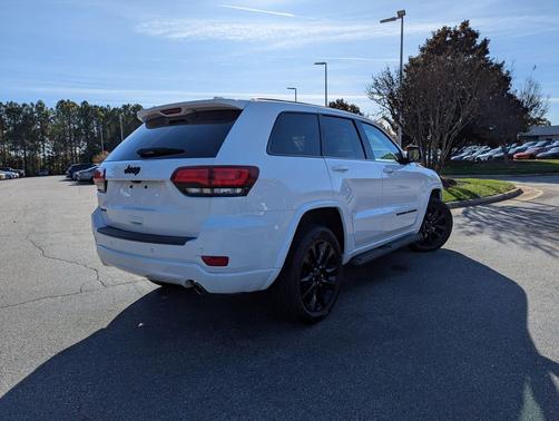 2022 Jeep Grand Cherokee Laredo