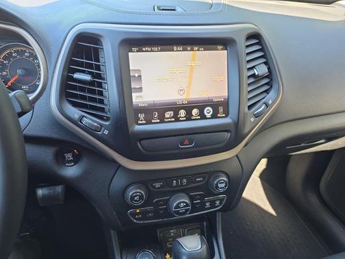 Deep Cherry Red Crystal Pearlcoat 2015 Jeep Cherokee Limited