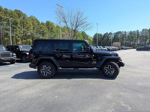 2024 Jeep Wrangler 4-Door Sahara 4x4
