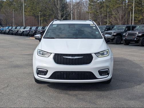 2026 Chrysler Pacifica L