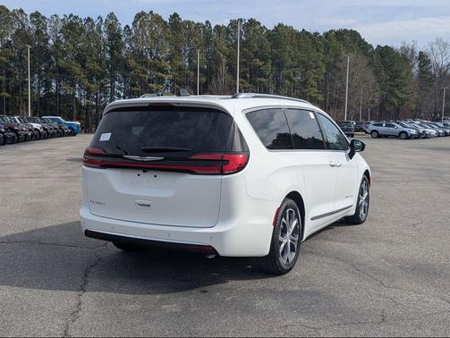 2026 Chrysler Pacifica L