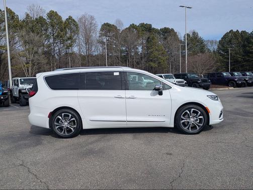2026 Chrysler Pacifica L