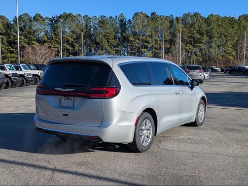 2026 Chrysler Pacifica L