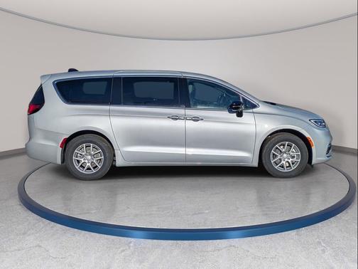 Silver Mist Clearcoat 2026 Chrysler Pacifica L