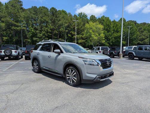 2022 Nissan Pathfinder Platinum 4WD