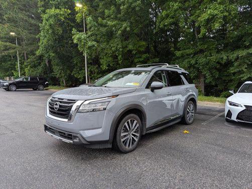 2022 Nissan Pathfinder Platinum 4WD