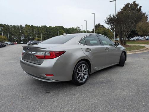 2016 Lexus ES 300h Base