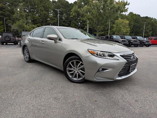 2016 Lexus ES 300h Base