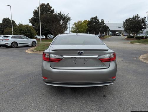 2016 Lexus ES 300h Base
