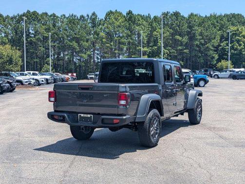 2025 Jeep Gladiator Sport S