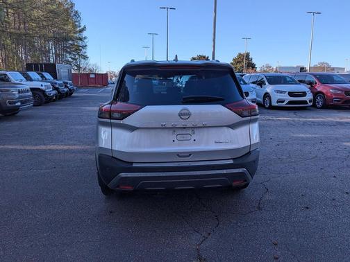 2022 Nissan Rogue SL