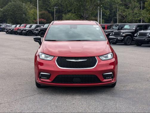 2026 Chrysler Pacifica L