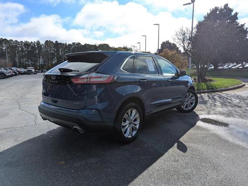 2022 Ford Edge Titanium