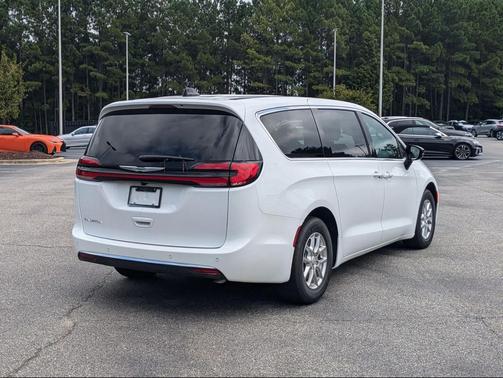 2026 Chrysler Pacifica L
