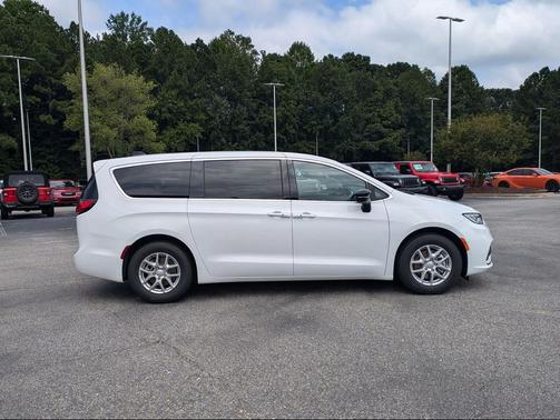 2026 Chrysler Pacifica L