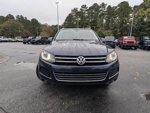 2012 Volkswagen Touareg VR6 Lux