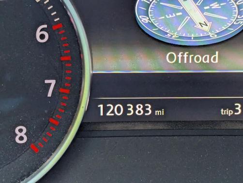 2012 Volkswagen Touareg VR6 Lux