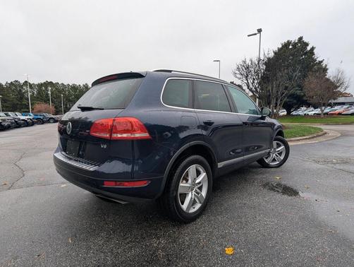 2012 Volkswagen Touareg VR6 Lux