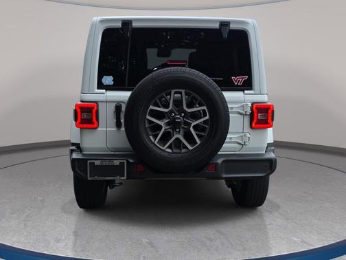 Bright White Clearcoat 2024 Jeep Wrangler 4-Door Sahara 4x4