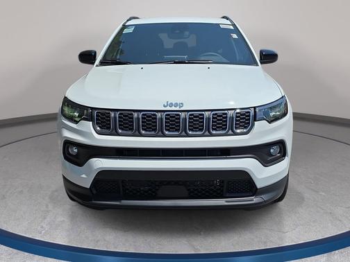 Bright White Clearcoat 2026 Jeep Compass Latitude