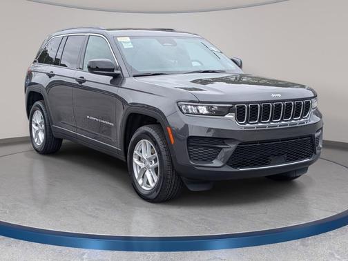 Baltic Gray Metallic Clearcoat 2026 Jeep Grand Cherokee Altitude