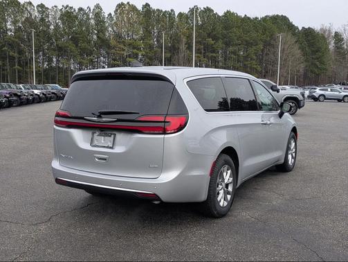 2026 Chrysler Pacifica L