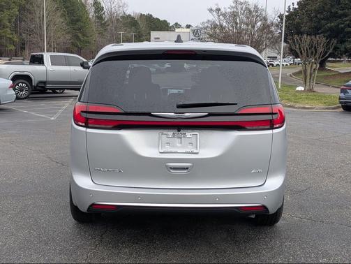 2026 Chrysler Pacifica L