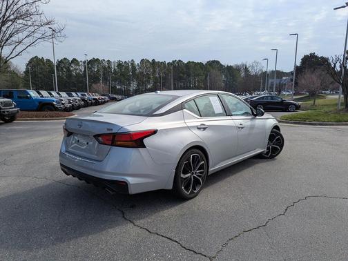 2023 Nissan Altima SR FWD