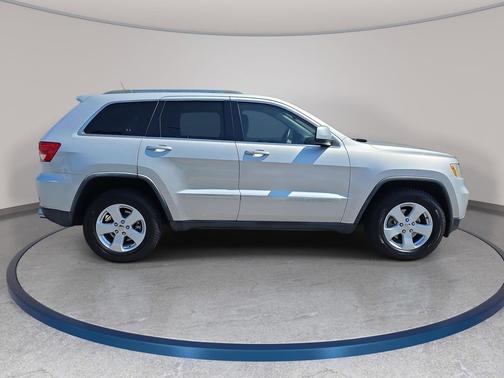 Bright Silver Metallic Clearcoat 2012 Jeep Grand Cherokee Laredo