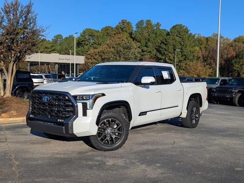 2022 Toyota Tundra Hybrid Platinum