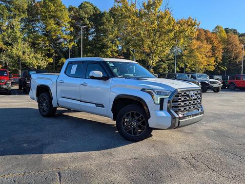 2022 Toyota Tundra Hybrid Platinum