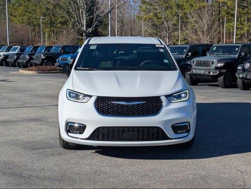 2026 Chrysler Pacifica L