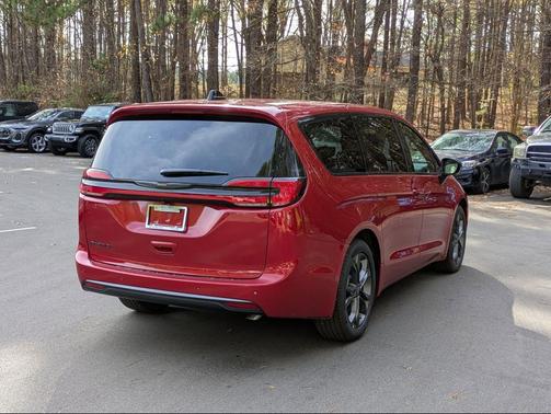 2026 Chrysler Pacifica L