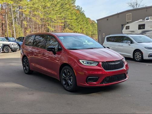 2026 Chrysler Pacifica L