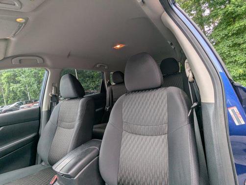 2019 Nissan Rogue S