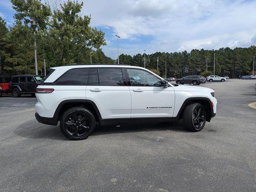 2023 Jeep Grand Cherokee Altitude