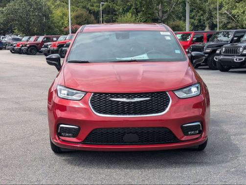 2026 Chrysler Pacifica L