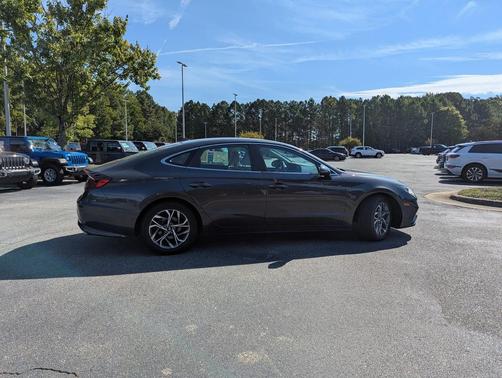 2022 Hyundai SONATA SEL