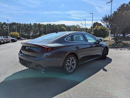 2022 Hyundai SONATA SEL