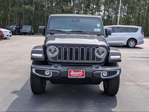 2025 Jeep Wrangler 4-Door Sahara 4x4