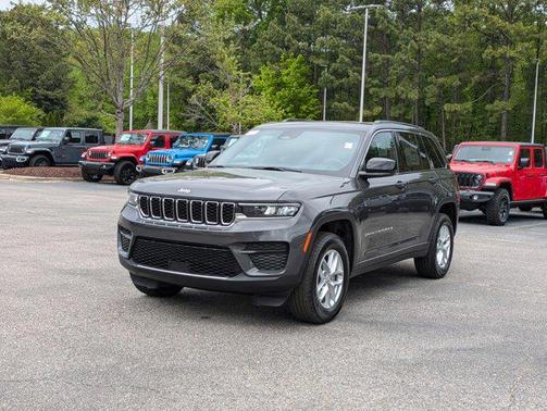 2025 Jeep Grand Cherokee Laredo