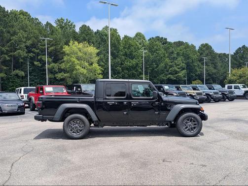 2025 Jeep Gladiator Sport S