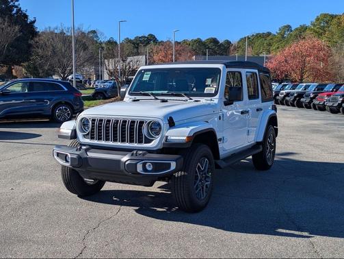 2026 Jeep Wrangler 4-Door Sahara 4x4