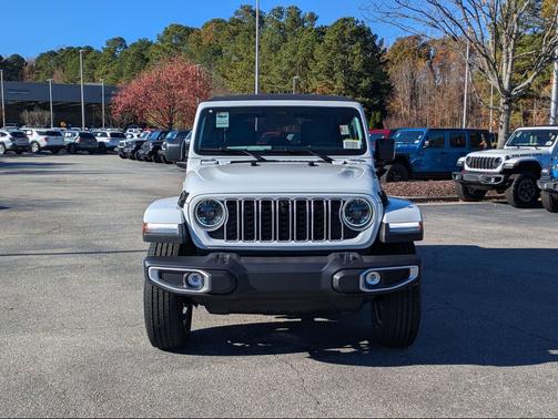2026 Jeep Wrangler 4-Door Sahara 4x4