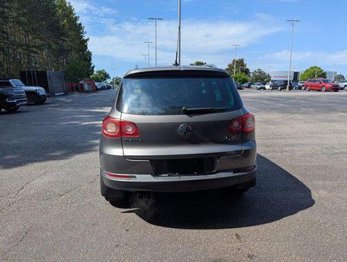 2010 Volkswagen Tiguan 2.0T Wolfsburg Edition