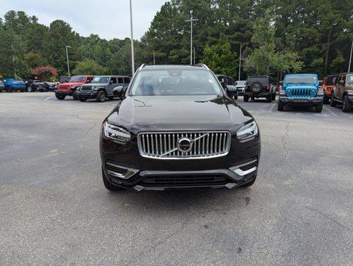 2025 Volvo XC90 B6 Plus 7-Seater