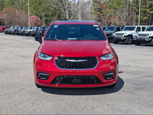 2026 Chrysler Pacifica L