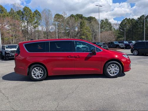 Red Hot Pearlcoat 2026 Chrysler Pacifica L
