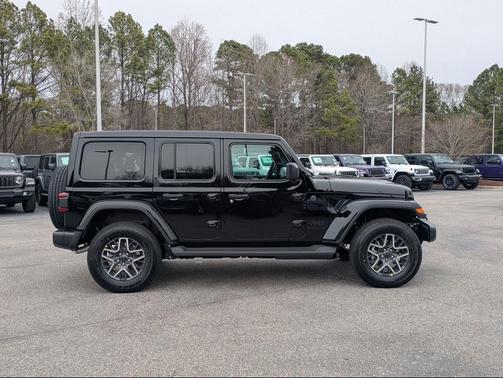 2026 Jeep Wrangler 4-Door Sahara 4x4