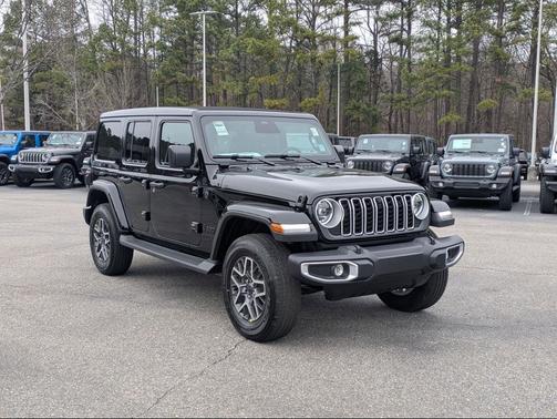2026 Jeep Wrangler 4-Door Sahara 4x4